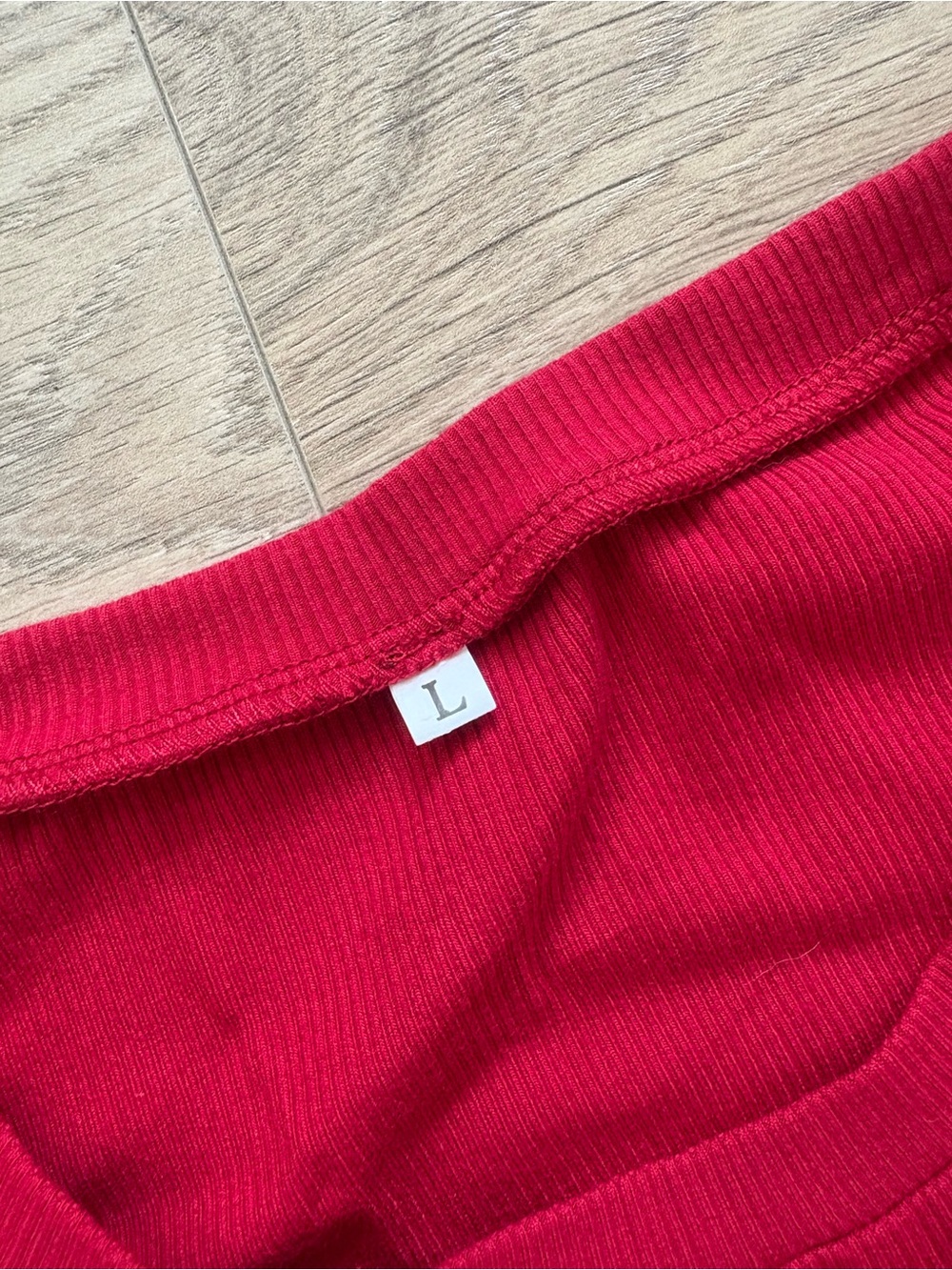 Red Ribbed Ruched Maternity Dress Size Large - Picture 4 of 4